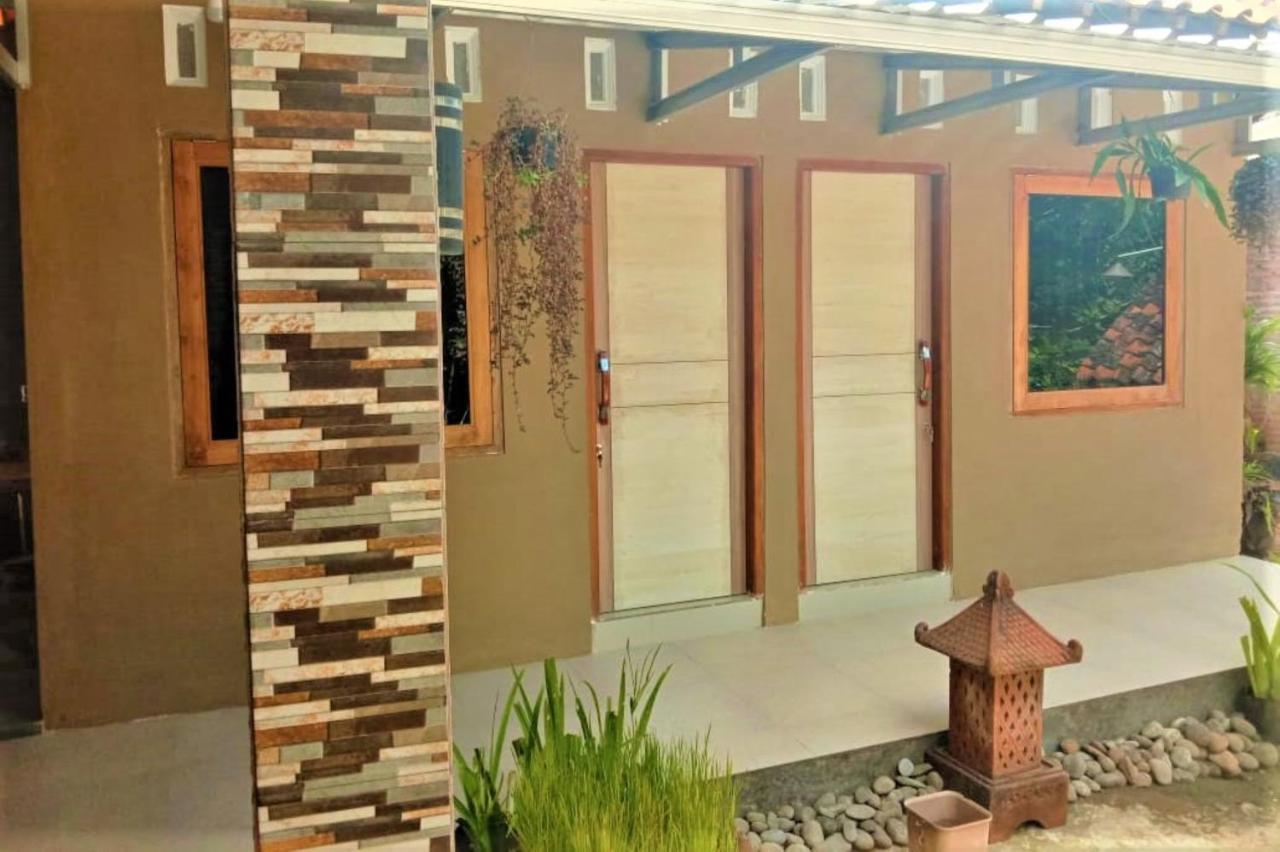 Penginapan Rudi Syariah Bantul Buitenkant foto